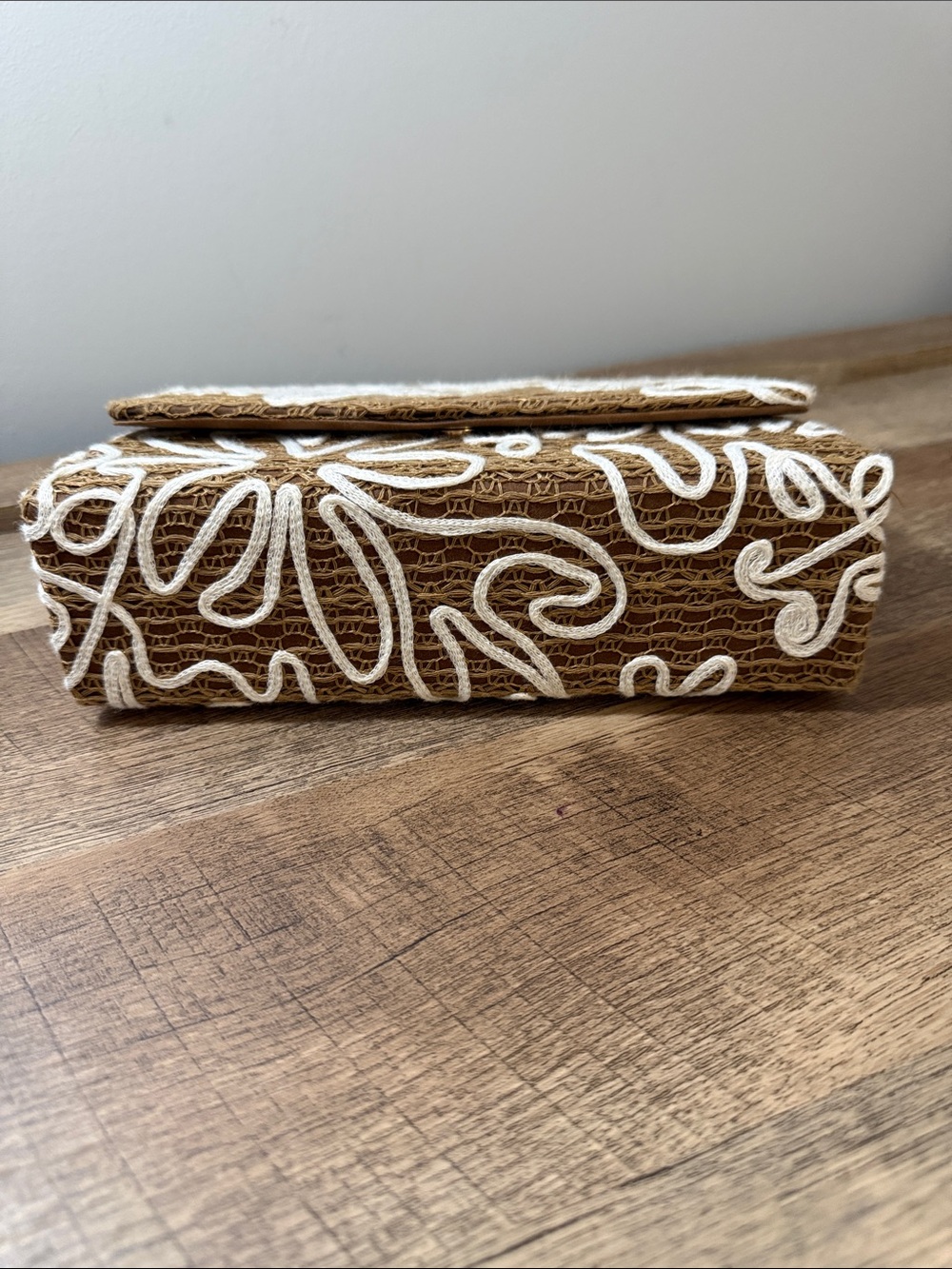 HAUTE HIPPIE Woven Floral Appliqué Top-Handle Bag in Brown w White Trim - Picture 4 of 6